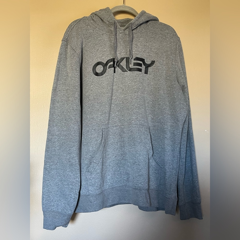 BNWOT gray XL Oakley hoodie
